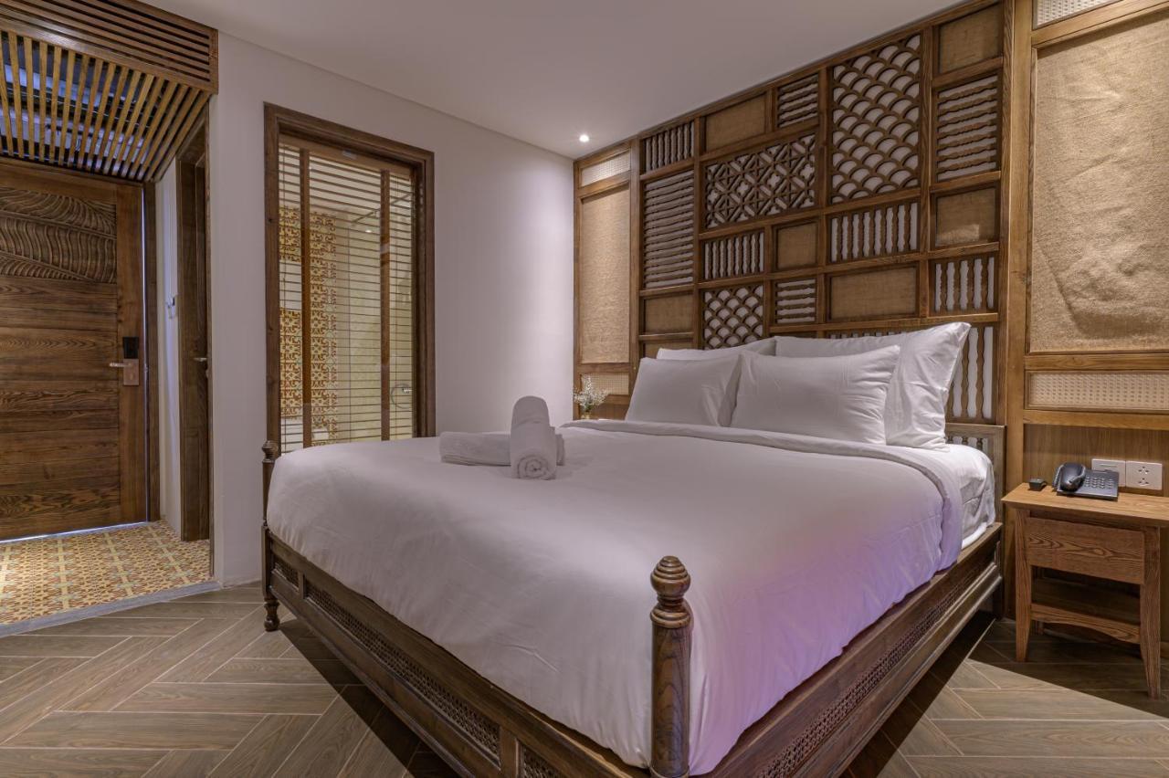 Deluxe Suite Private Balcony