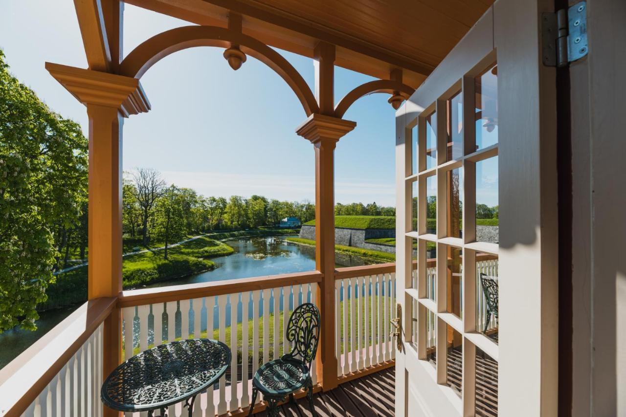 Deluxe Double or Twin Room with Balcony