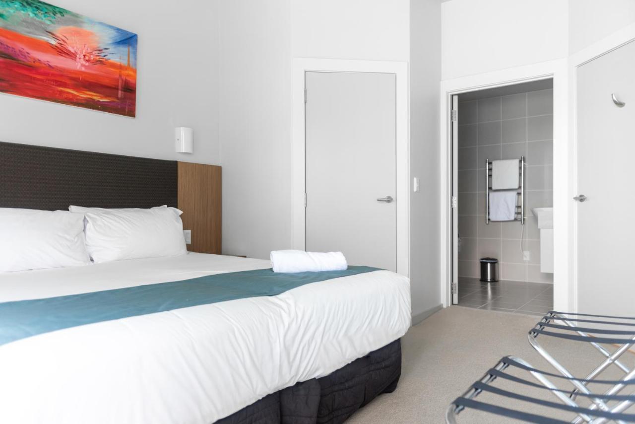 Two-Bedroom Premier Apartment with Sea View