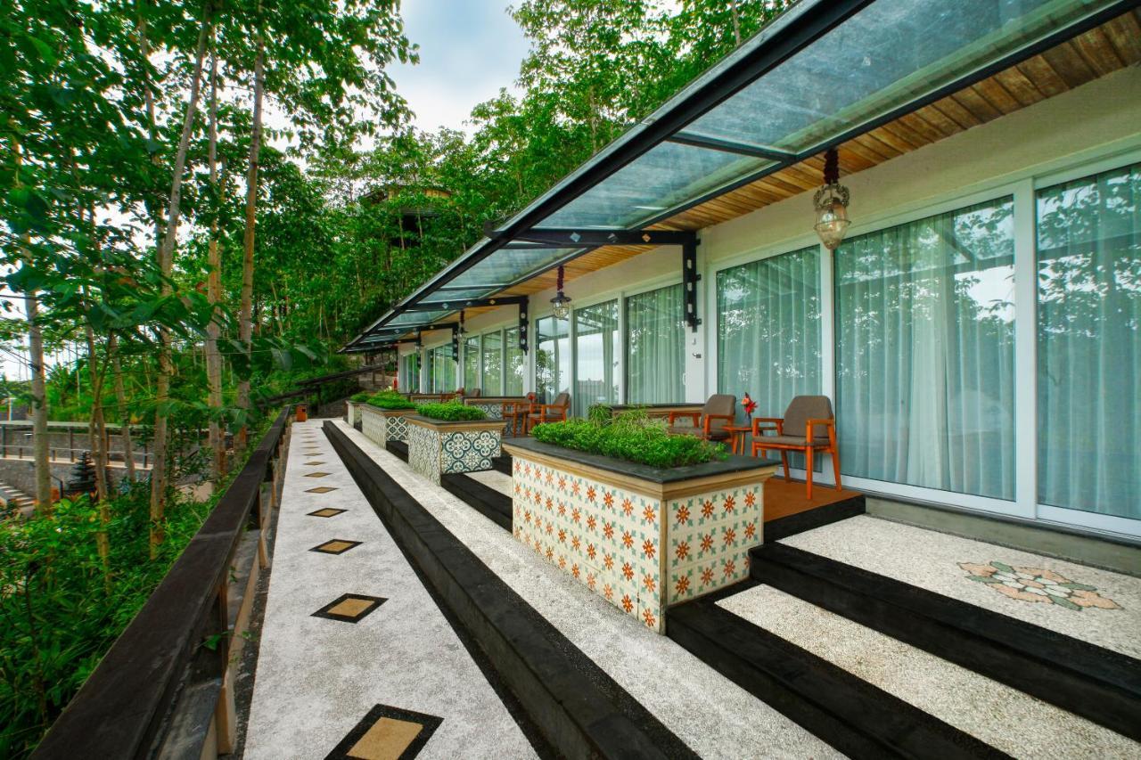 Forest View Room