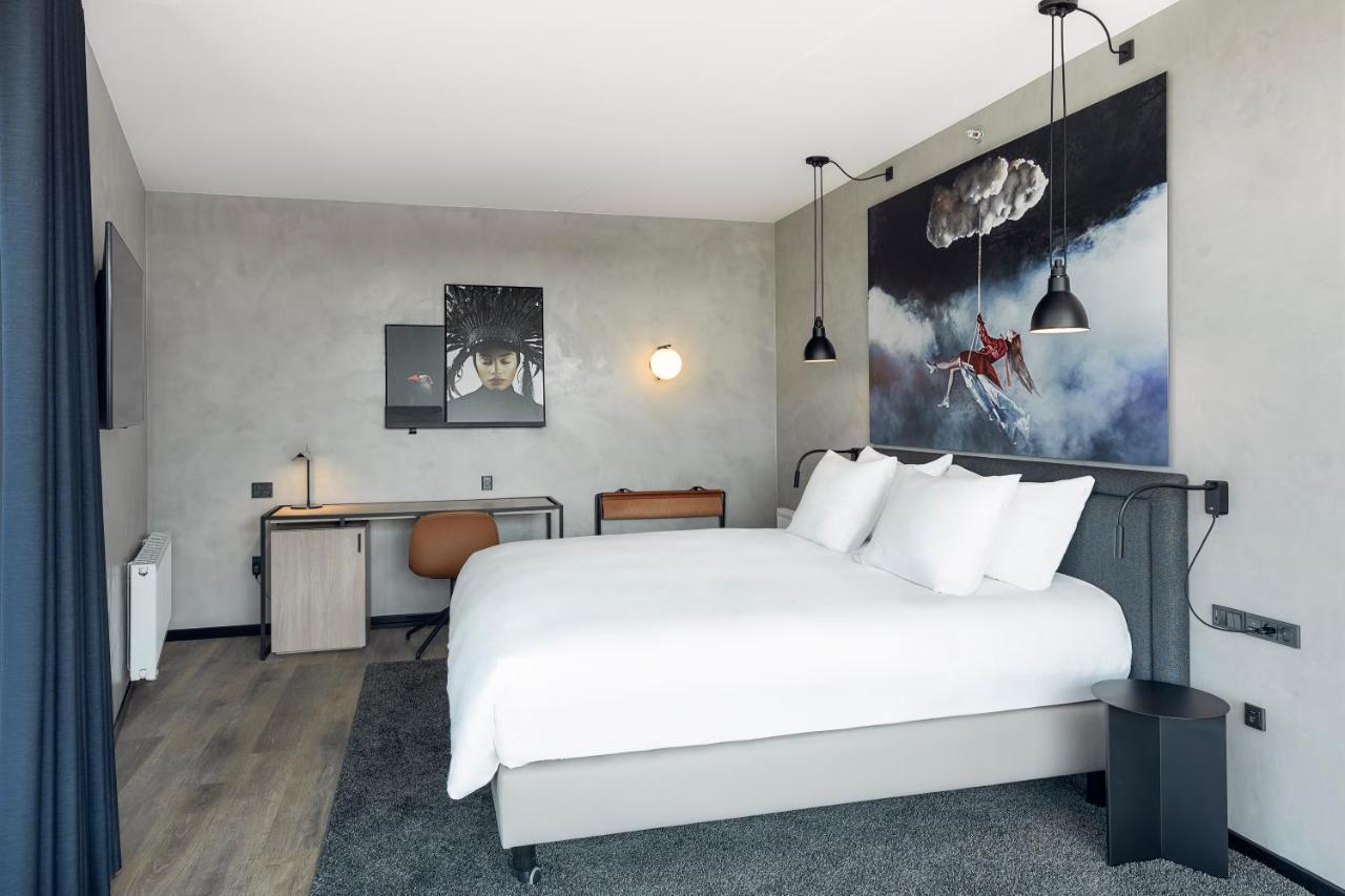 Superior Room with City View and Balcony