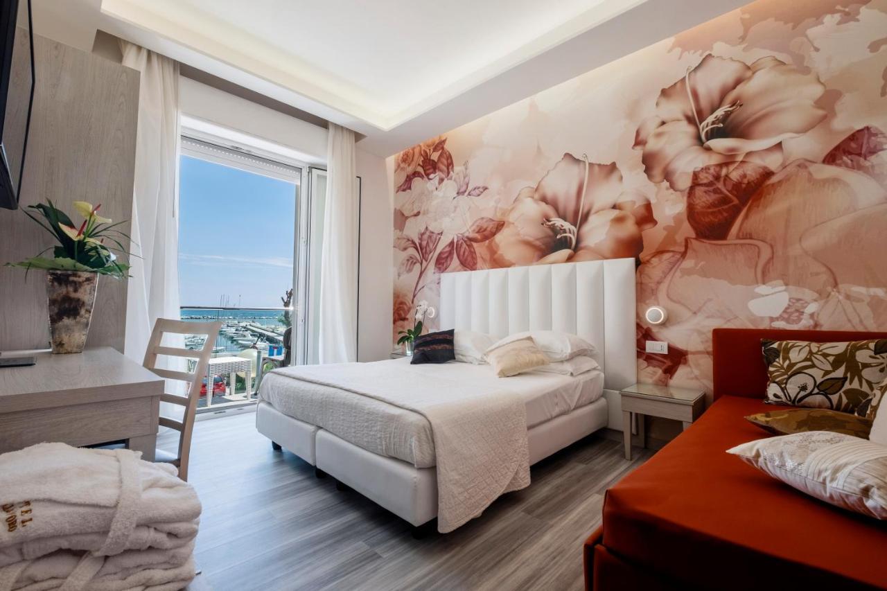 Quadruple Room with Sea View