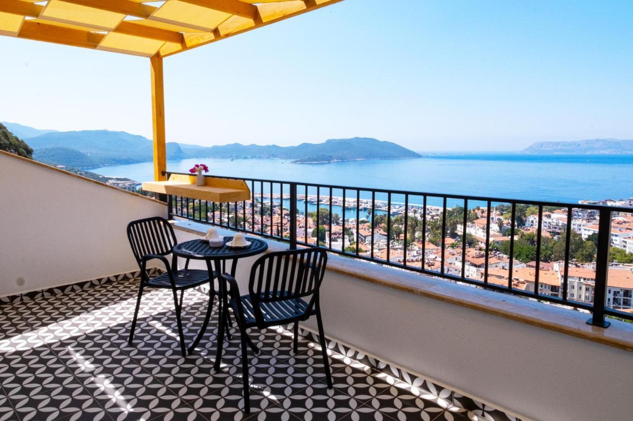 Double Room with Balcony and Sea View