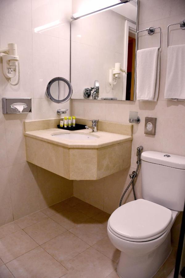 One-Bedroom Twin Suite - Non-Smoking
