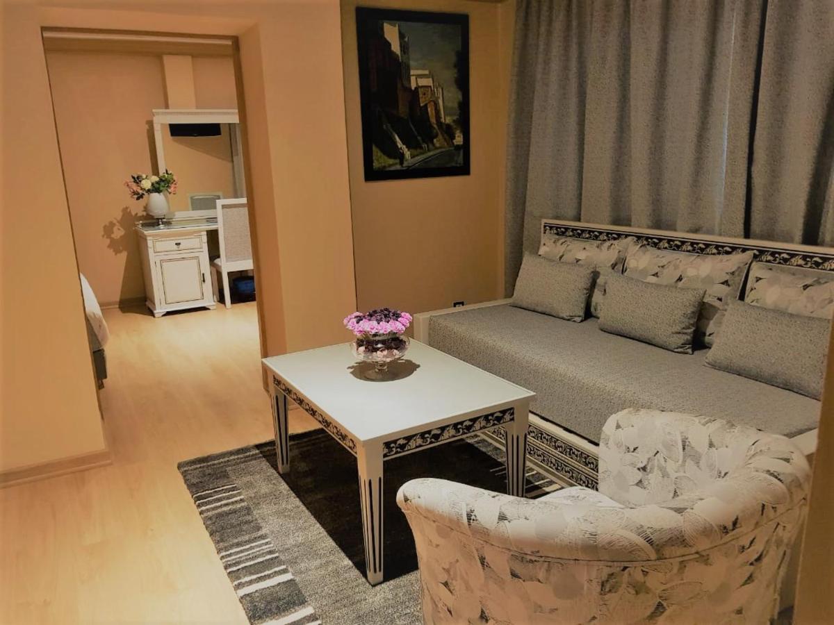 Junior Suite (2 Adults)
