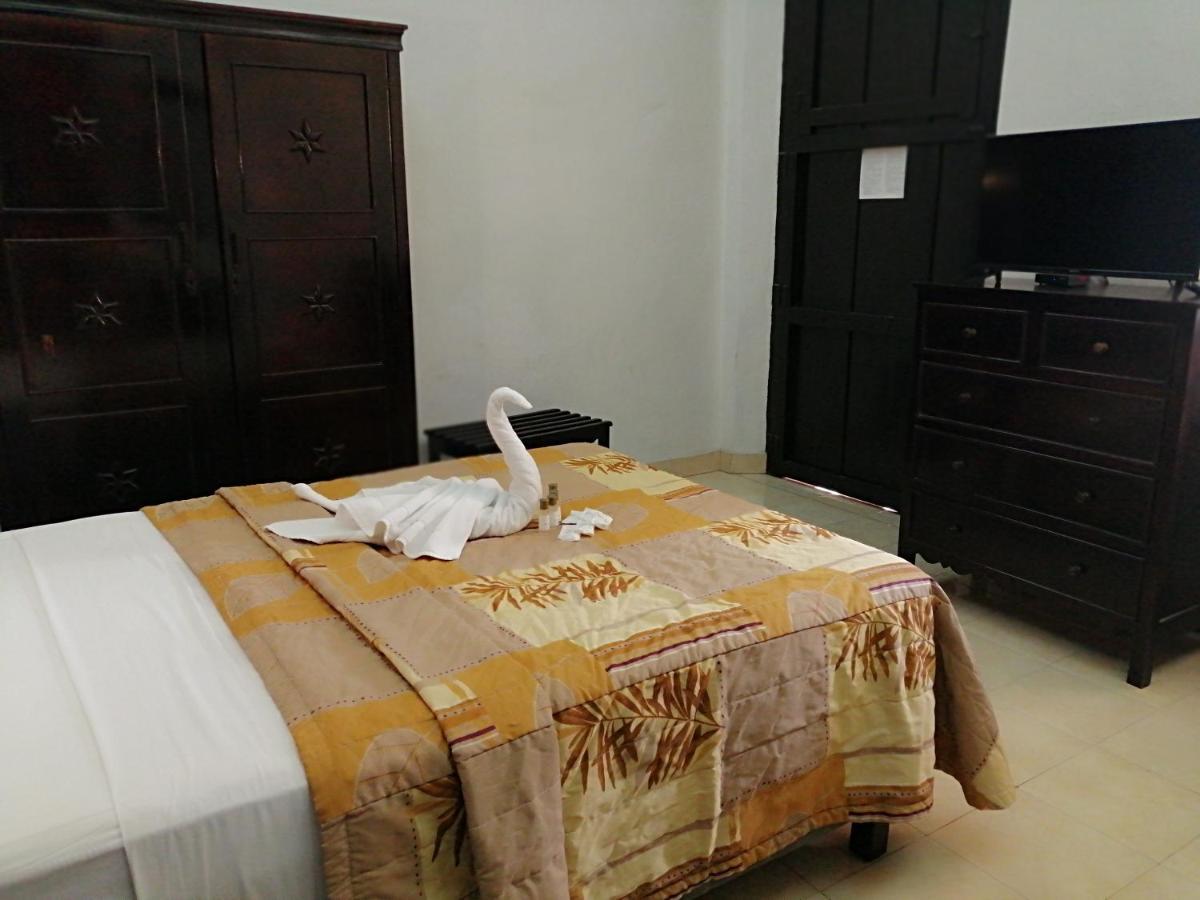 Standard Queen Room