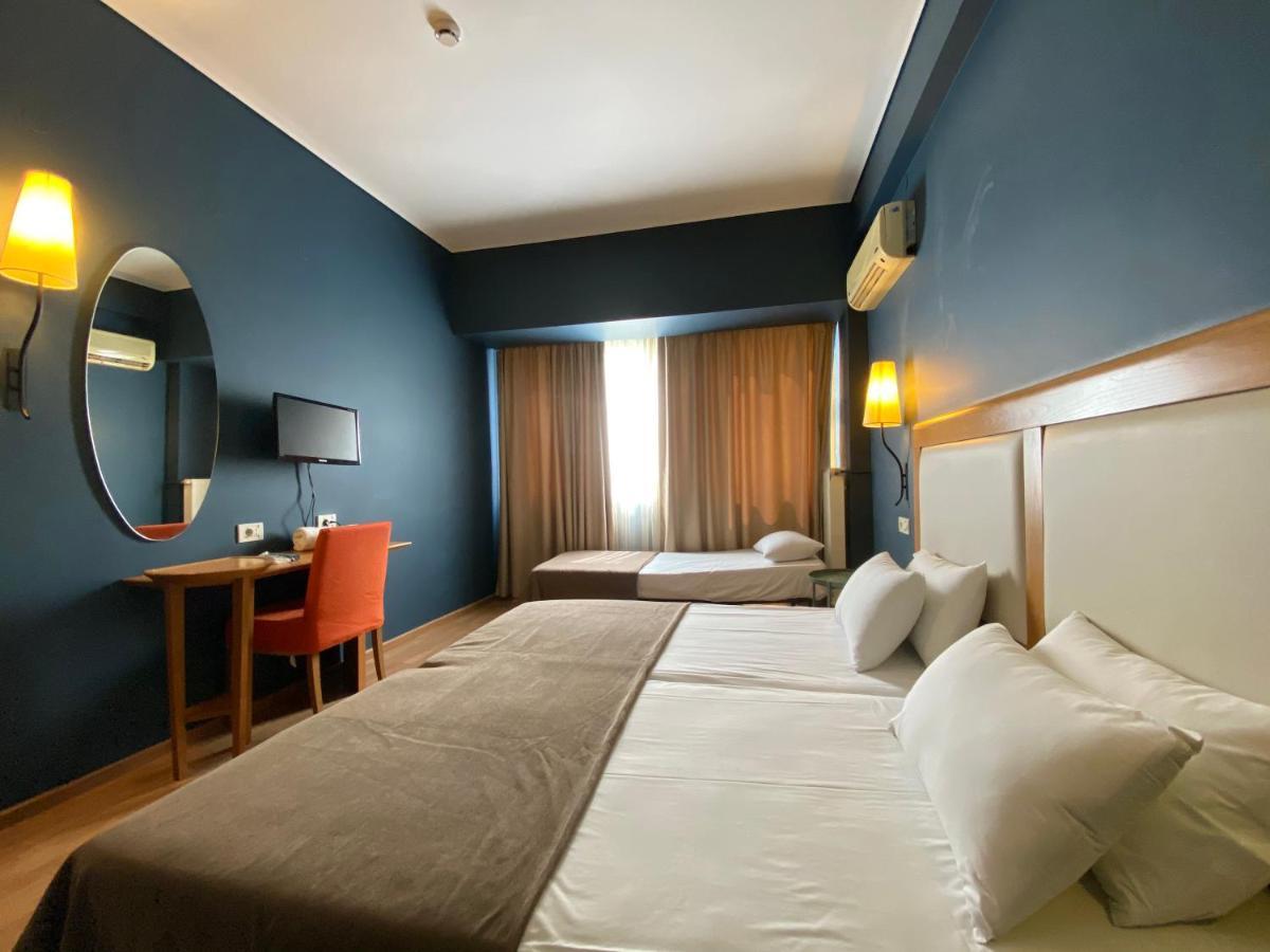 Triple Room (2 Adults + 1 Child)