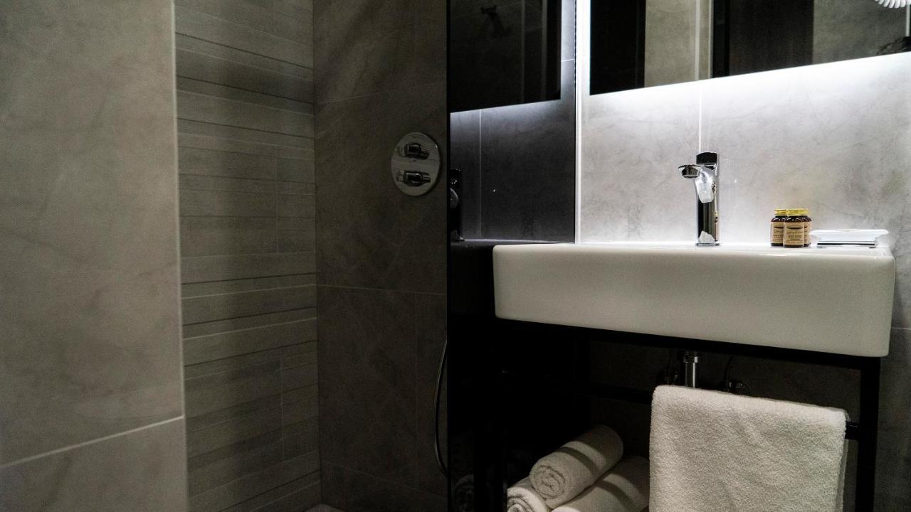 Deluxe Double Room with Extra Bed