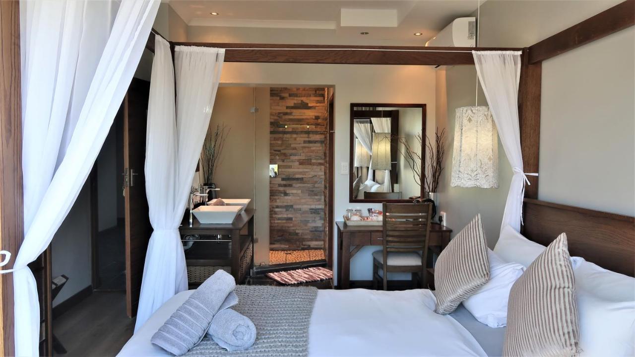 Queen Room with Balcony