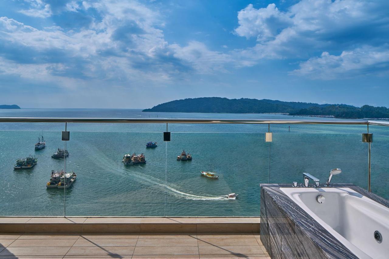 One-Bedroom Bi-Level King Suite - Club Lounge Access (Duplex)