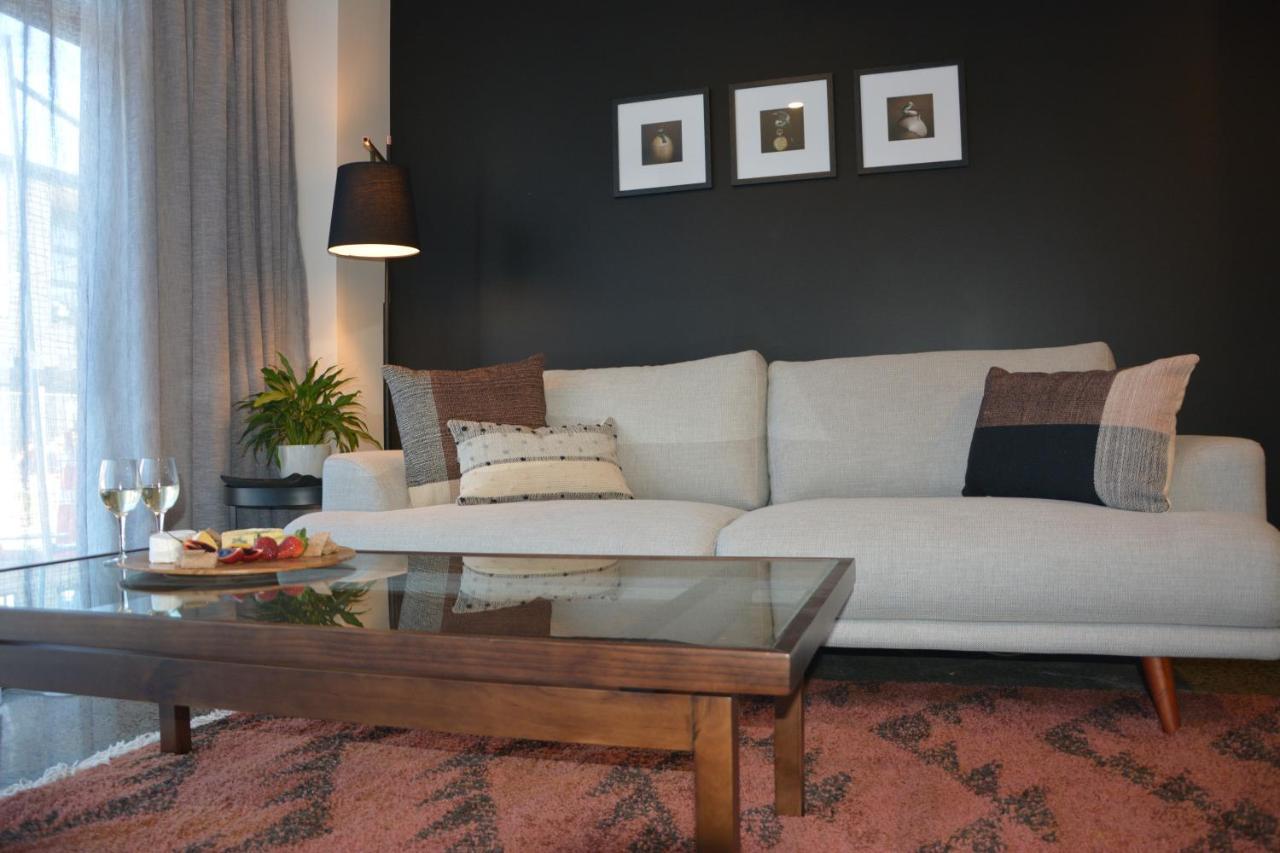Deluxe 1 Bedroom Apartment