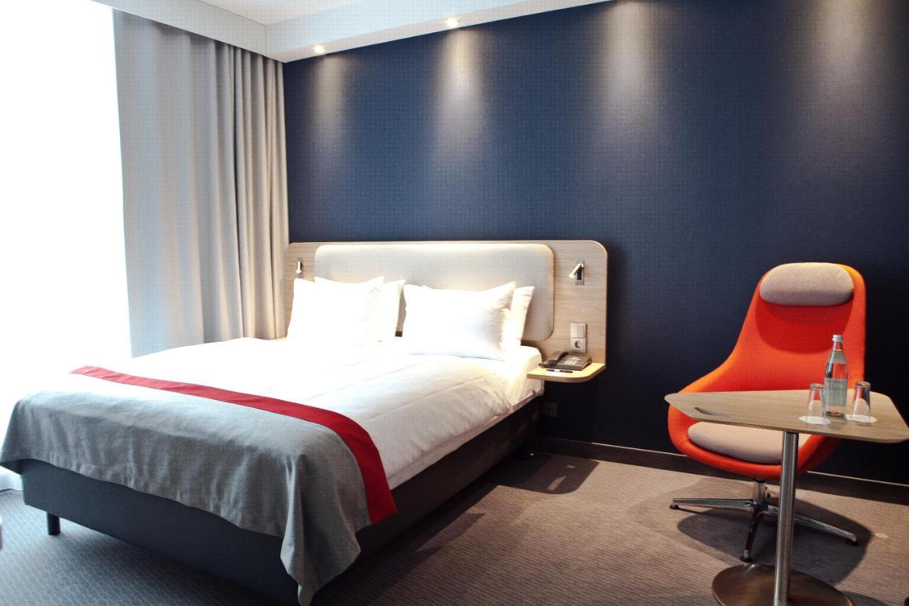 Standard Queen Room - Top Floor