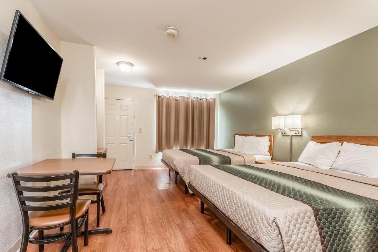 Studio Room with Two Queen Beds Non-Smoking