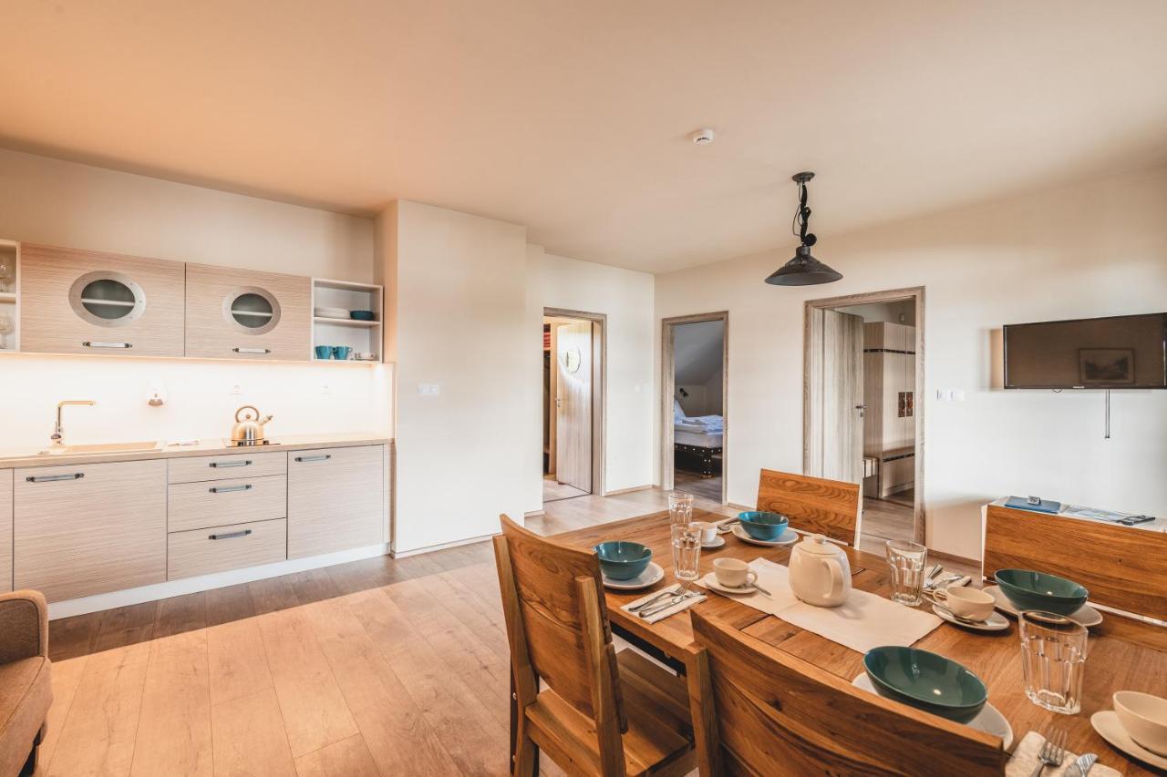 Two-Bedroom Apartment with Hot Tub and Terrace