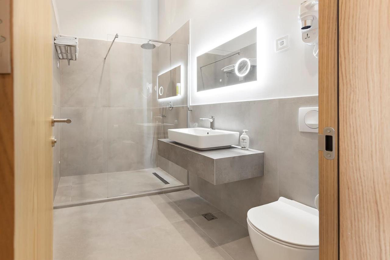 Large Double or Twin Room