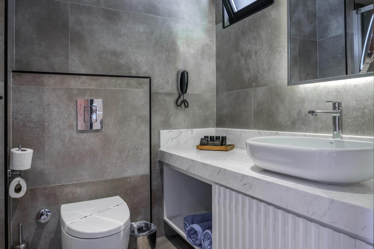 Double or Twin Room with Sea View