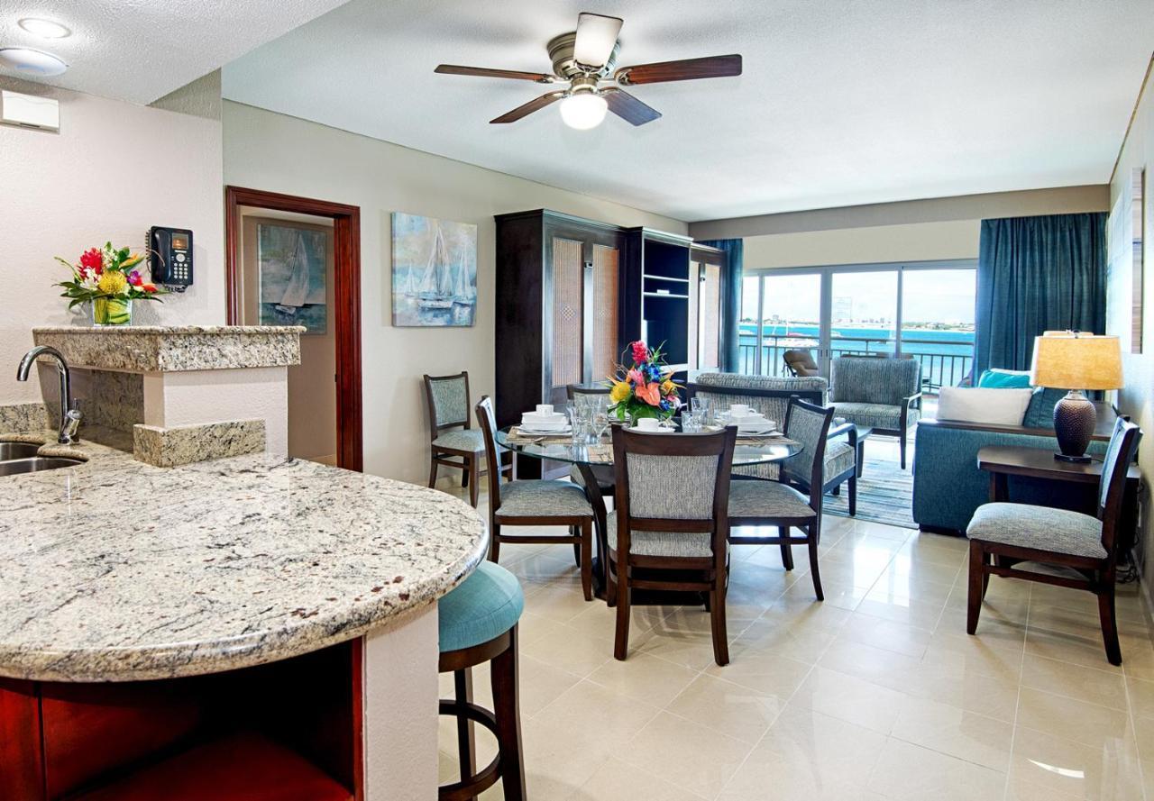 One-Bedroom Suite with Sea View with Fully Equipped Kitchen, Oceanfront