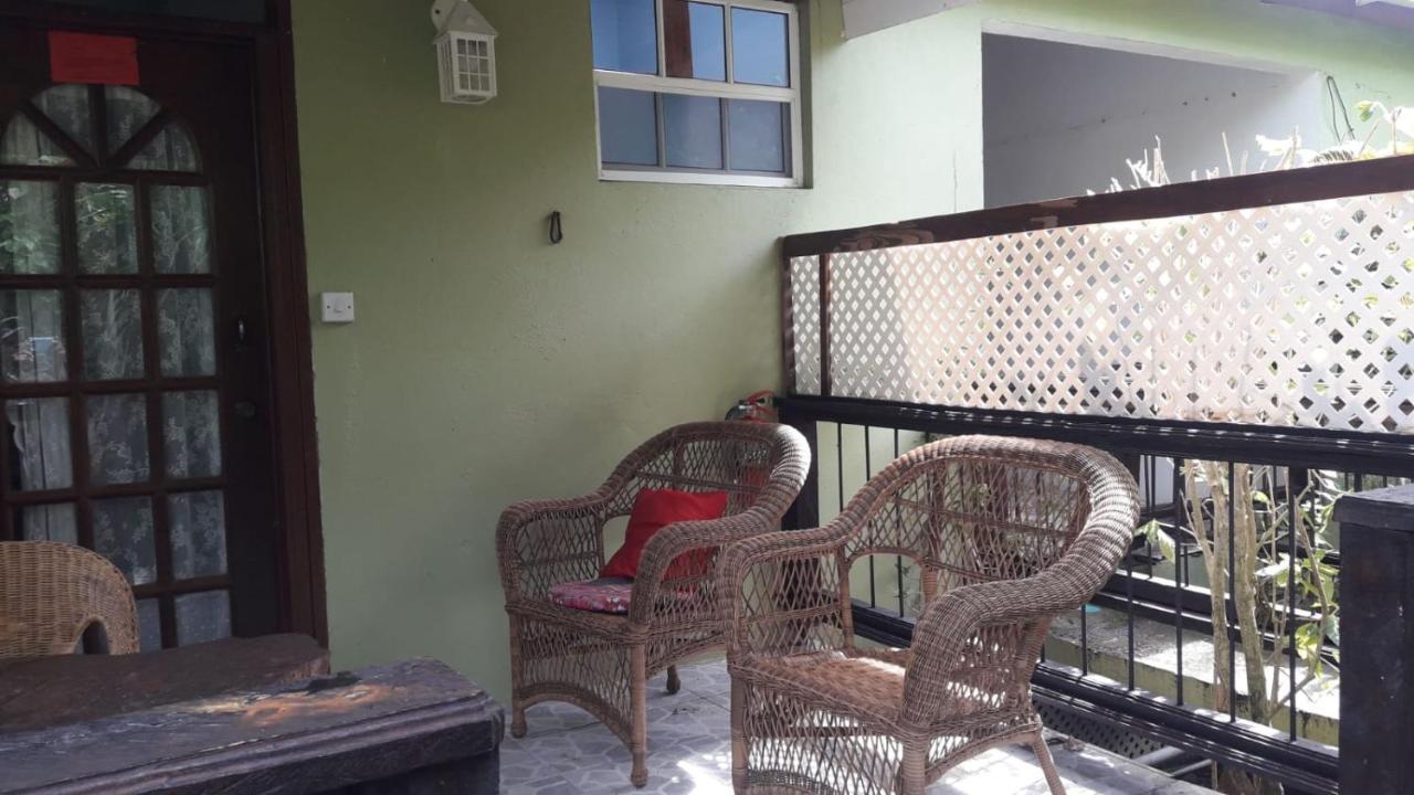 Semi deluxe room with AC garden or mountain view