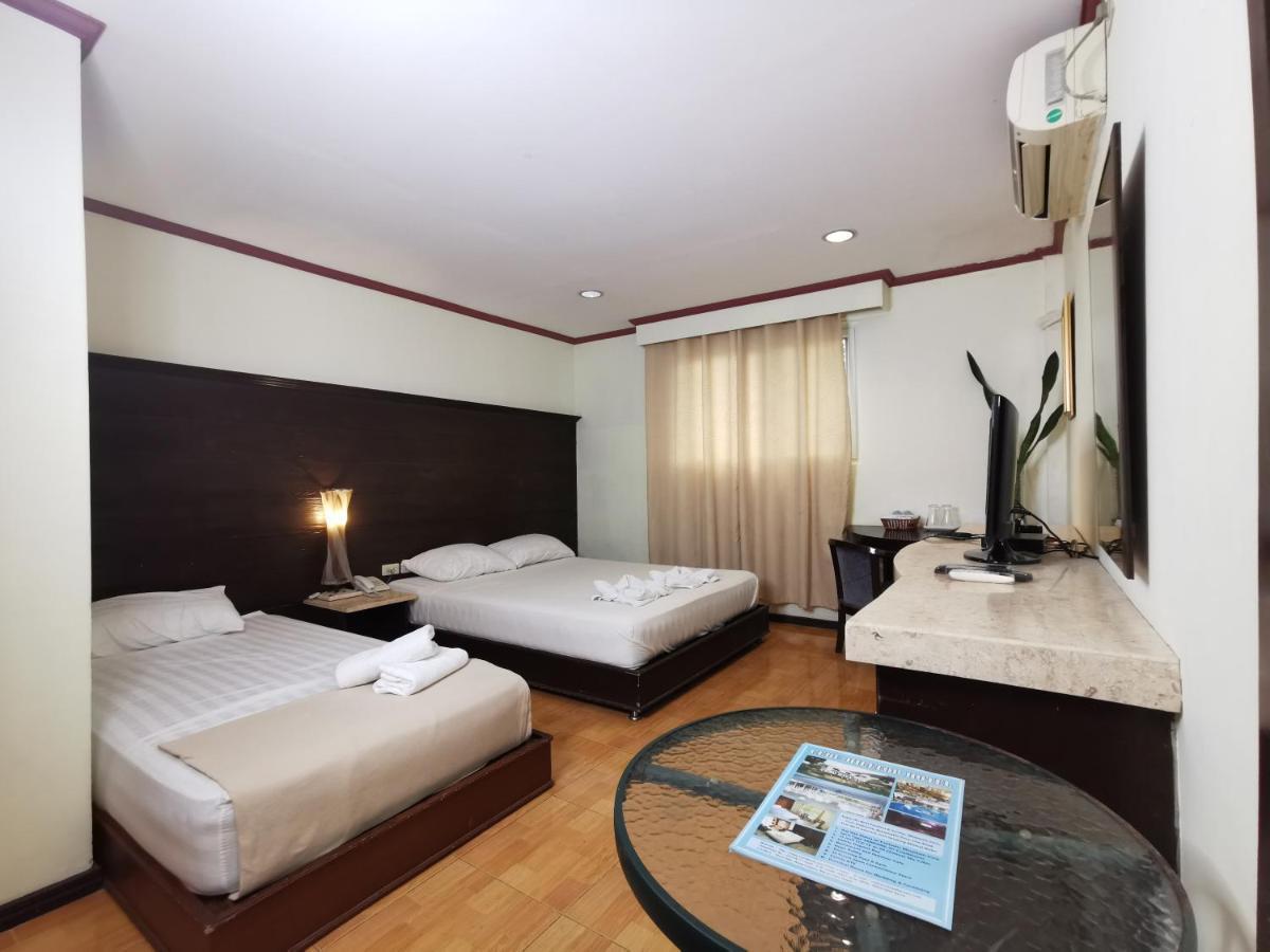 Standard Triple Poolside Room - Leisure Stay