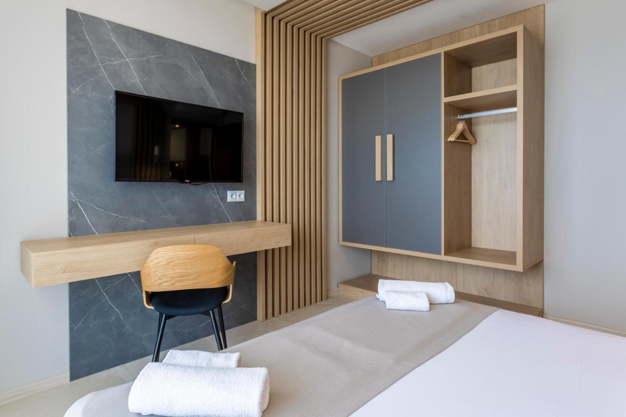 One Bedroom Apartment