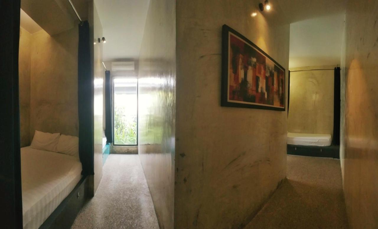 Deluxe Studio