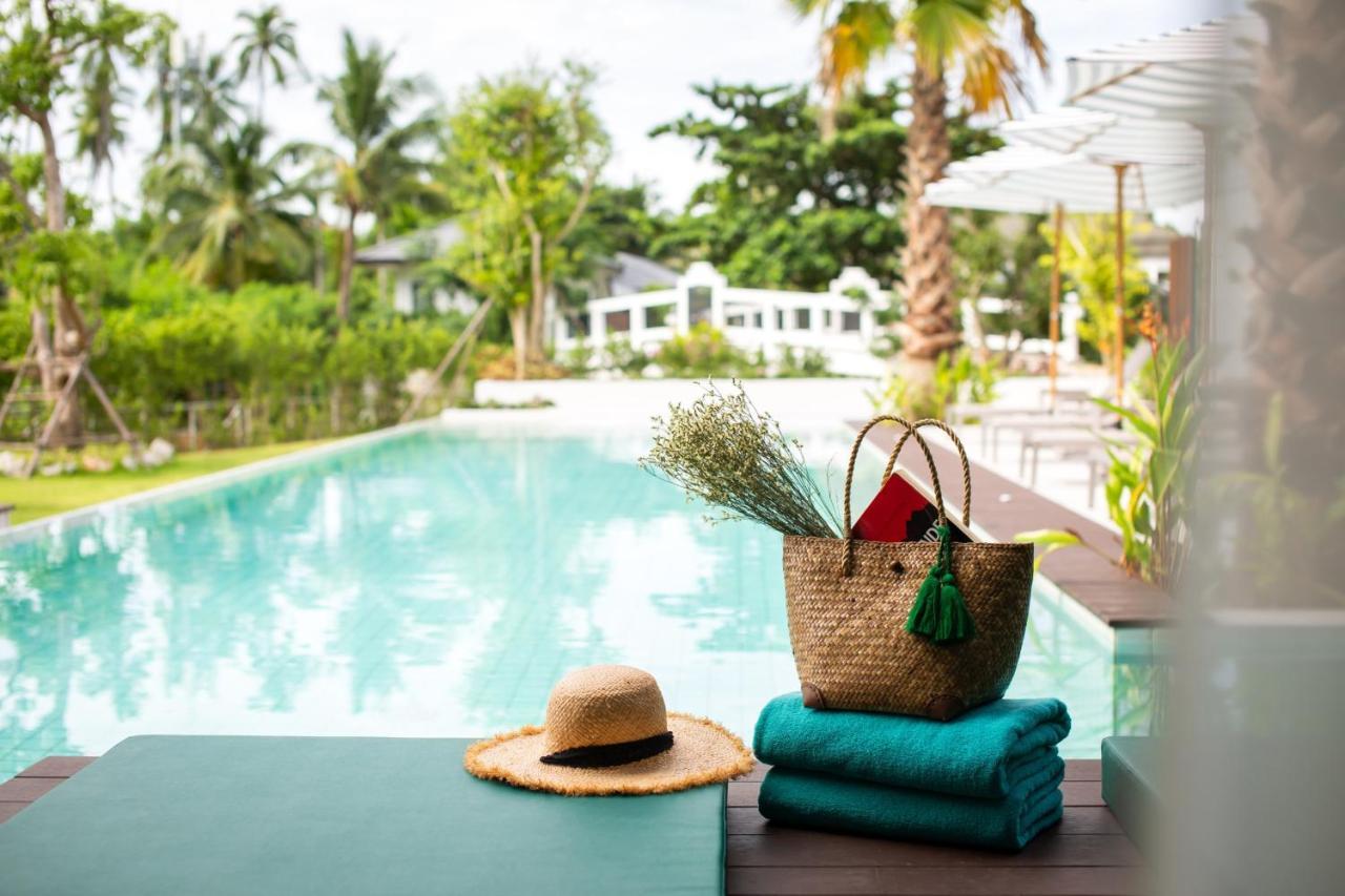 Superior Twin Room with Pool Access
