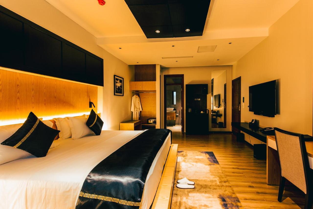 Deluxe Double or Twin Room with Balcony