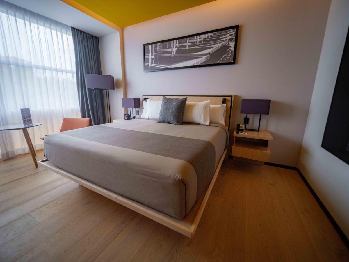 Business Club Superior King Room