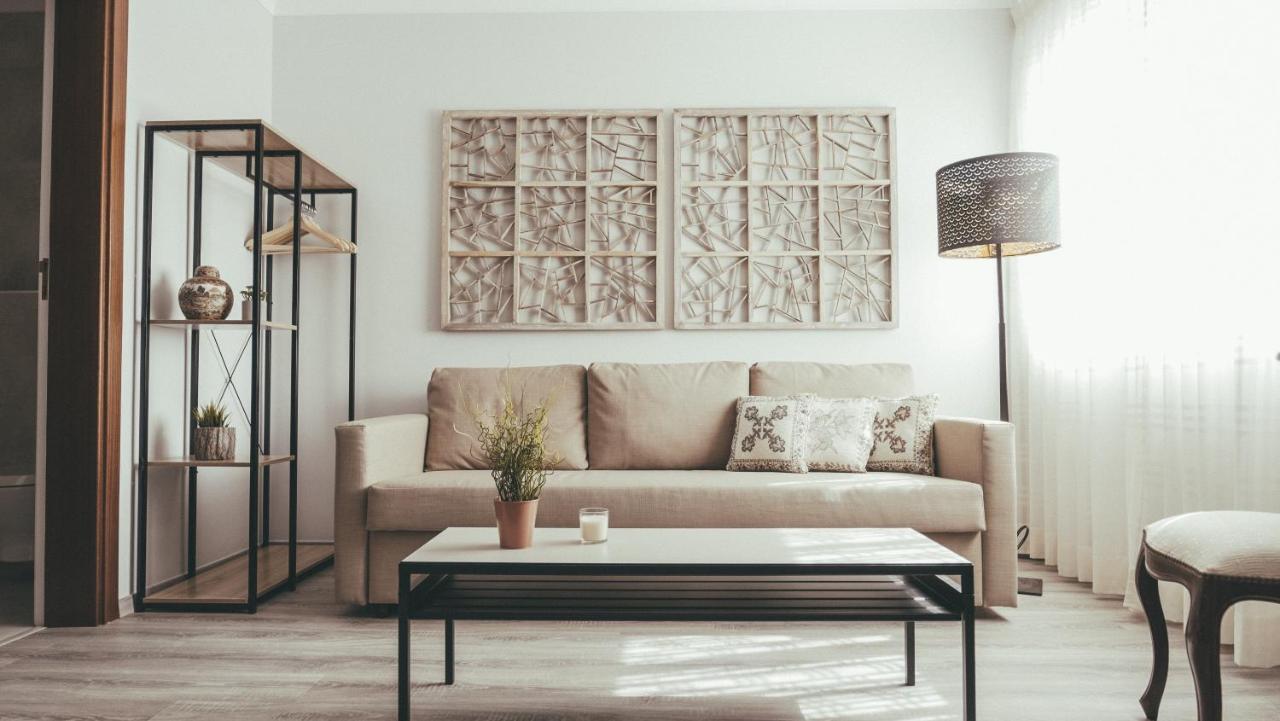 Family Room with Garden View