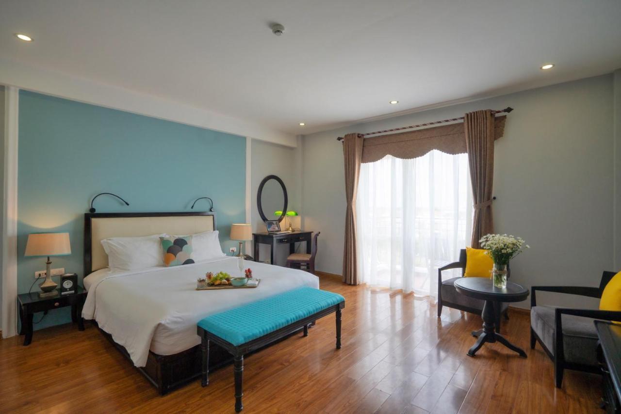 Junior Double Room with Balcony City view