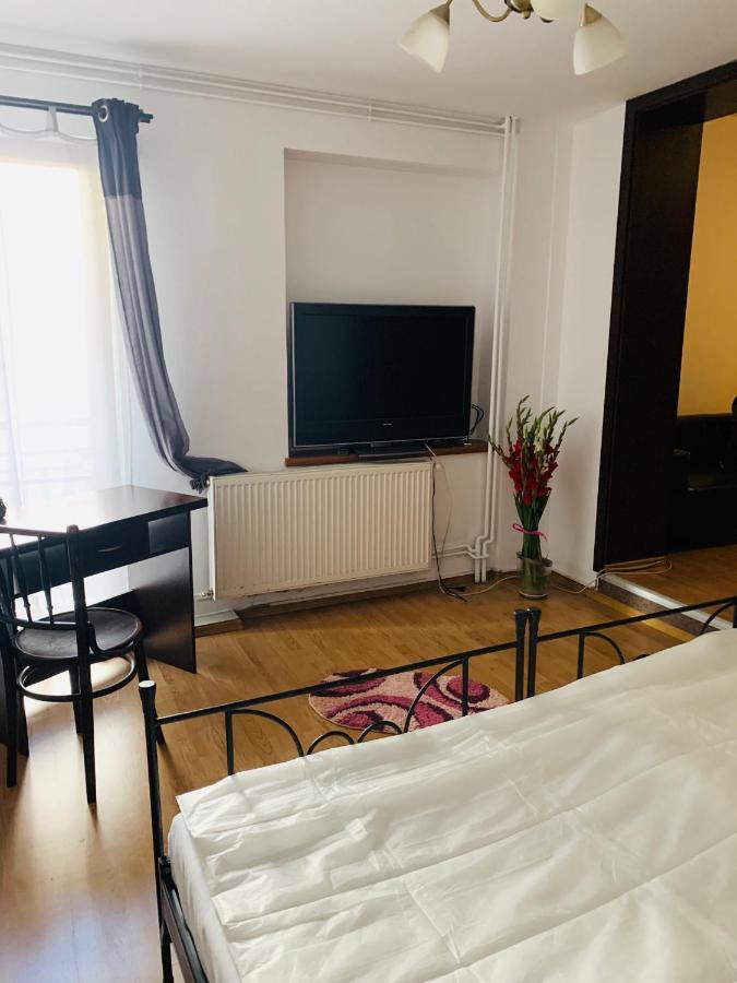 Deluxe Double Room (2 Adults + 1 Child)