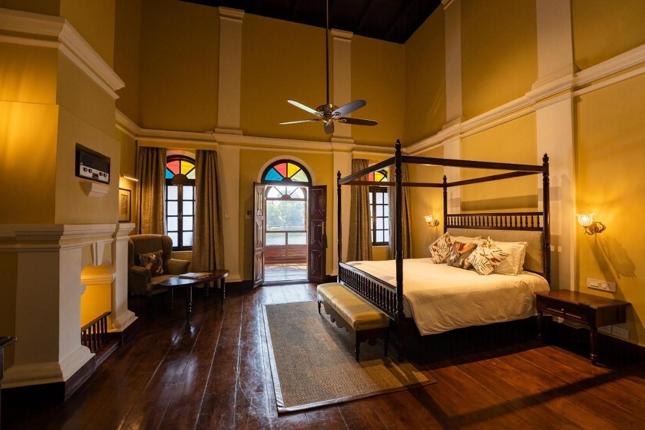 Heritage Room Lagoon/pool View King Bed