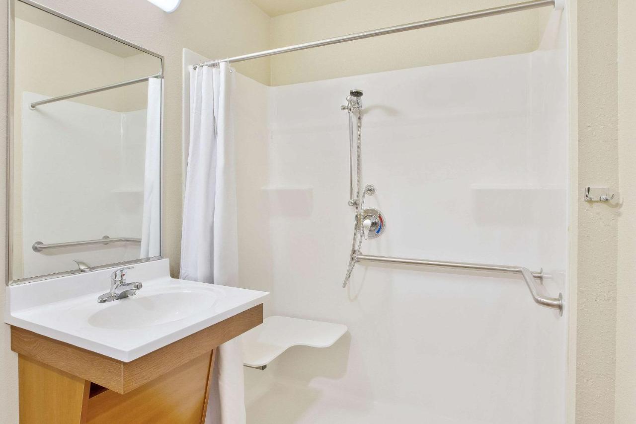 Double Room with Two Double Beds - Smoking