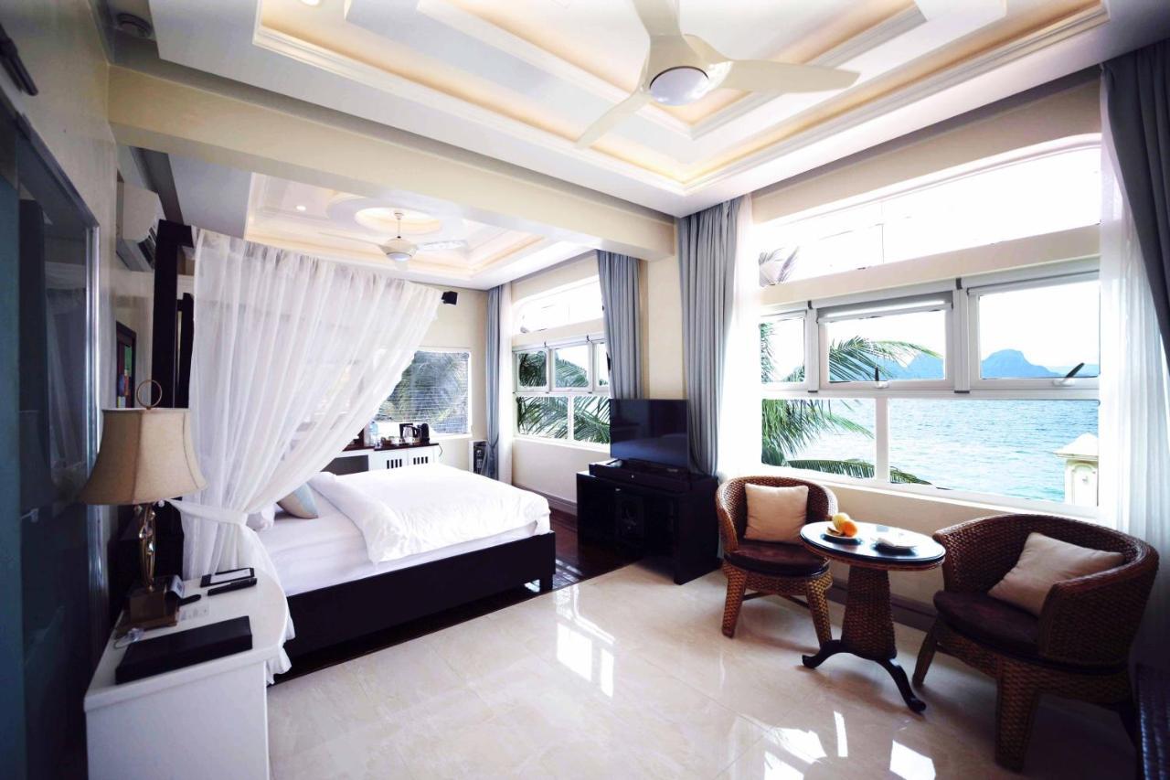 Signature Suite with Panoramic Ocean View