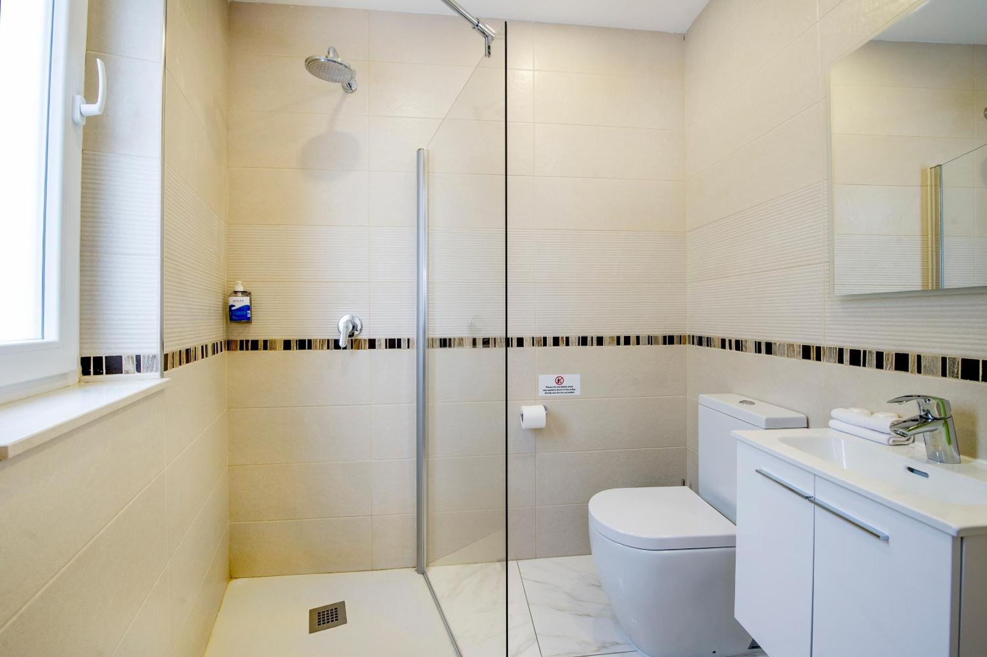Deluxe Double Room with Side Sea View