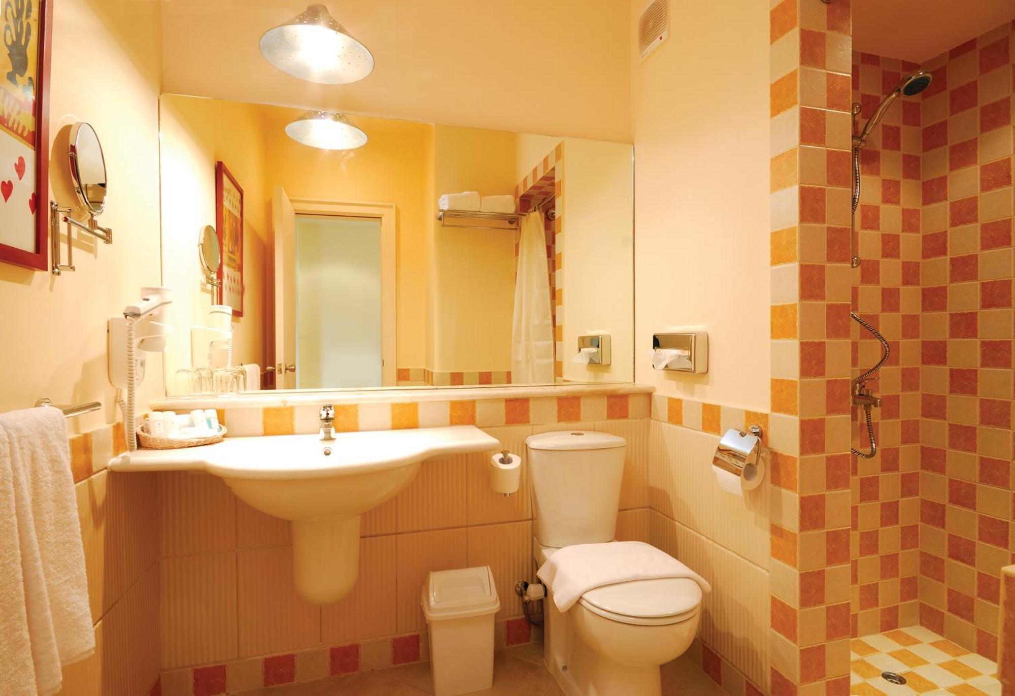 Deluxe Family Room