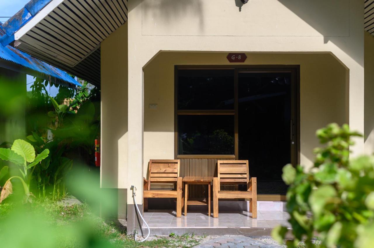 Bungalow with Garden View