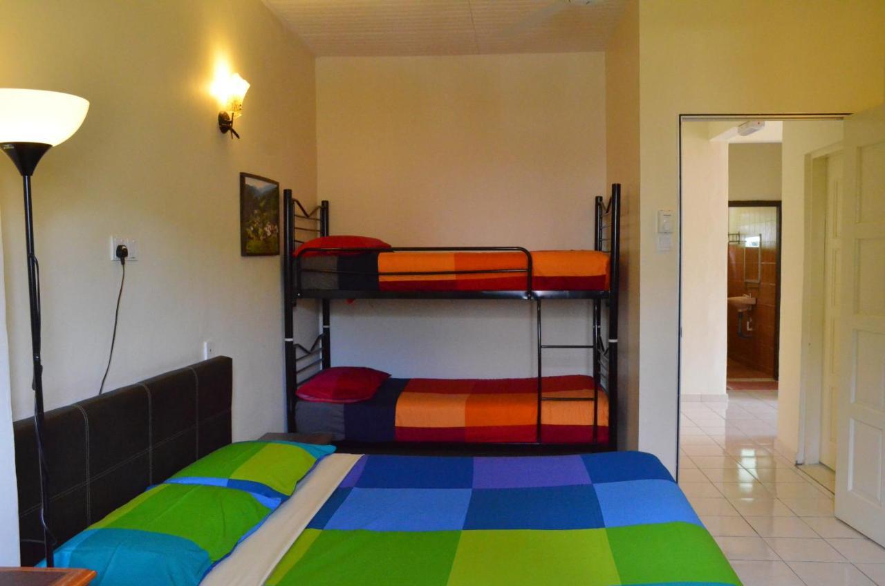 Economy Quadruple Room with Shared Bathroom