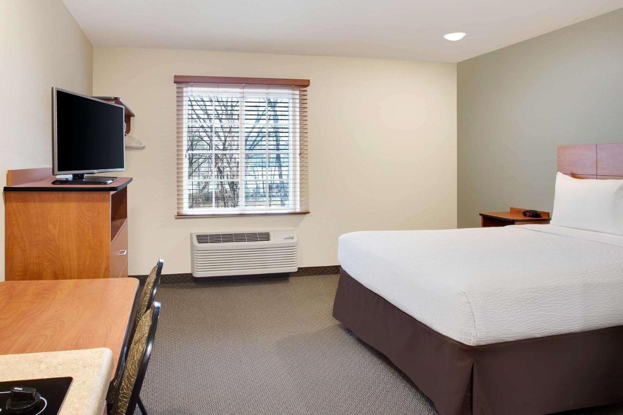 Queen Room - Accessible/Non Smoking