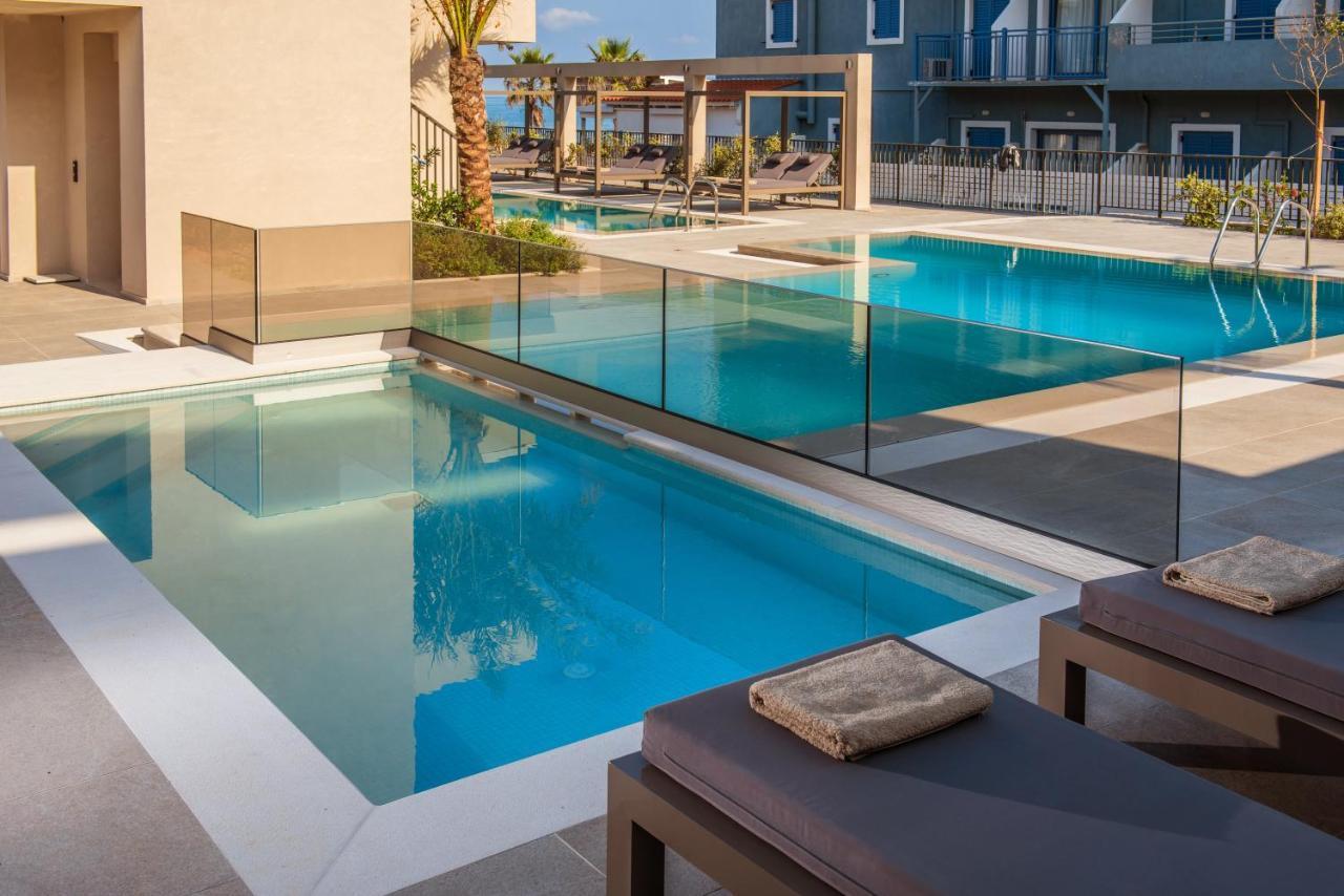Deluxe Suite with Sea View and Jacuzzi