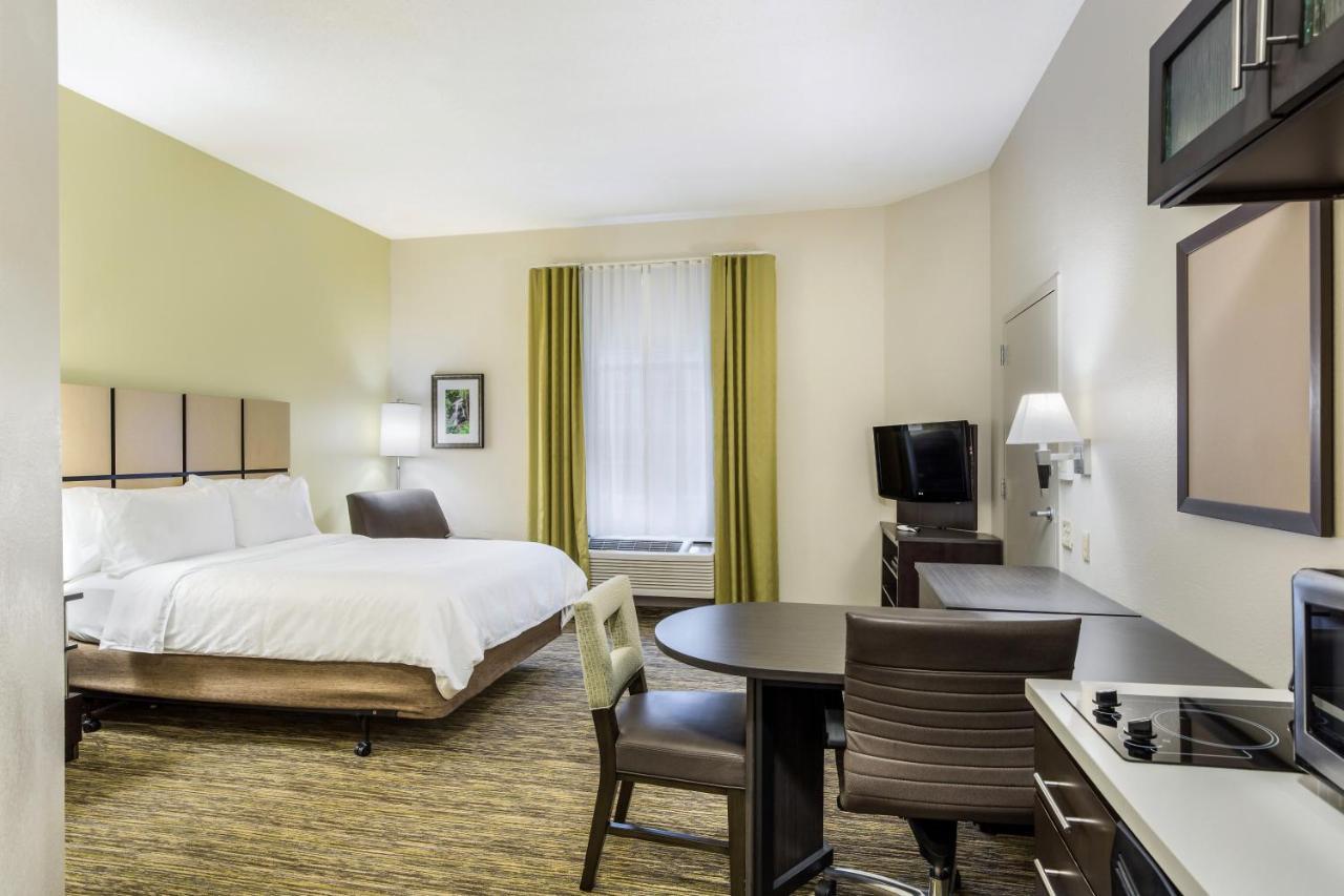 One-Bedroom King Suite - Disability Access