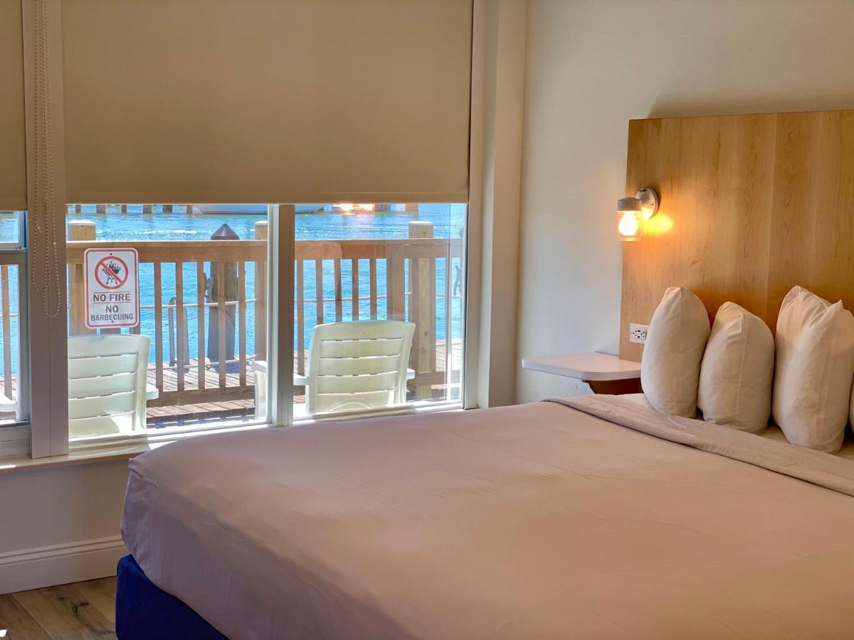 Superior King Room Waterfront