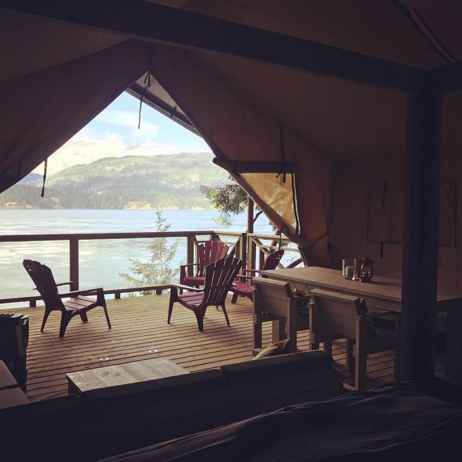 Cliffside Glamping Tent with Two Queens