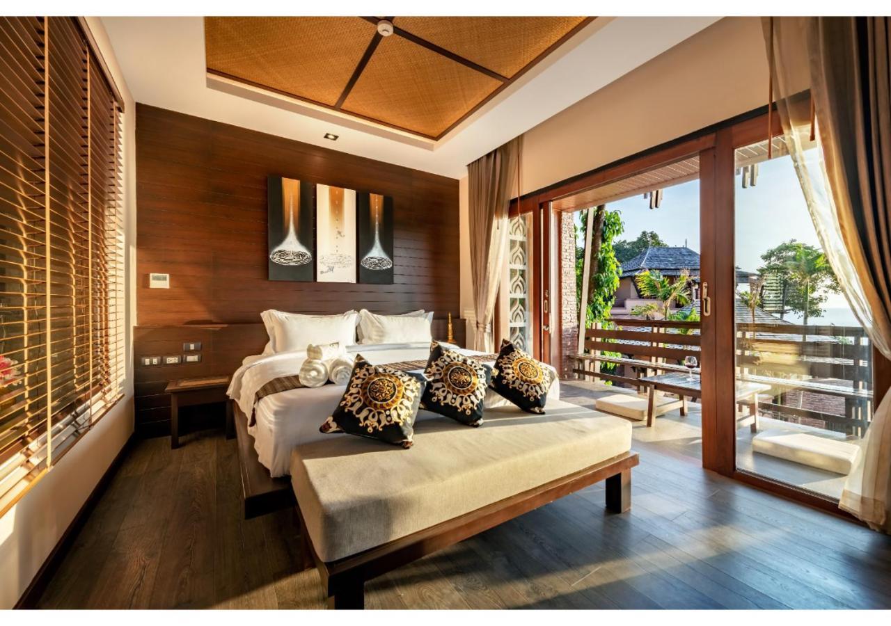 Deluxe Room with Jacuzzi Sea View