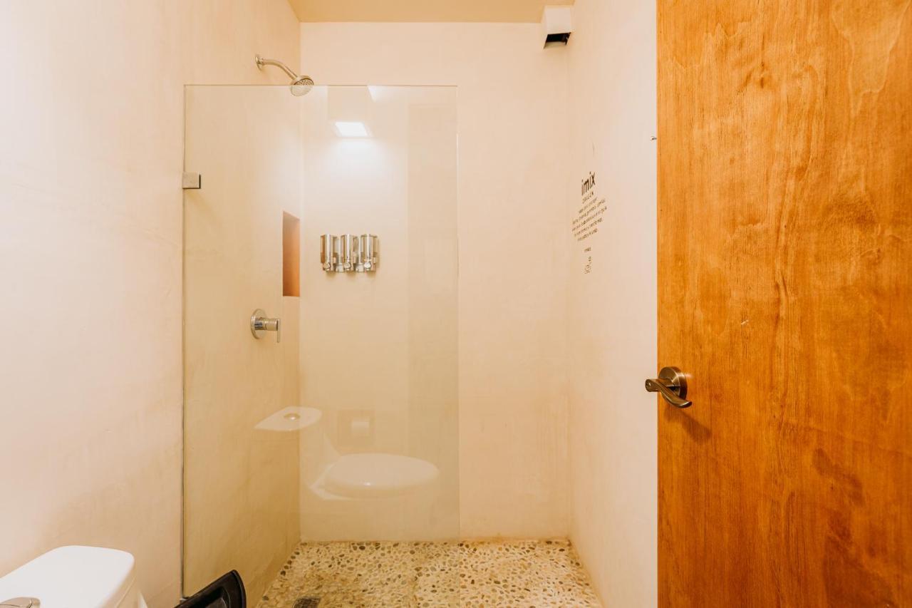 Traditional Room with Air Conditioning and Private Bathroom