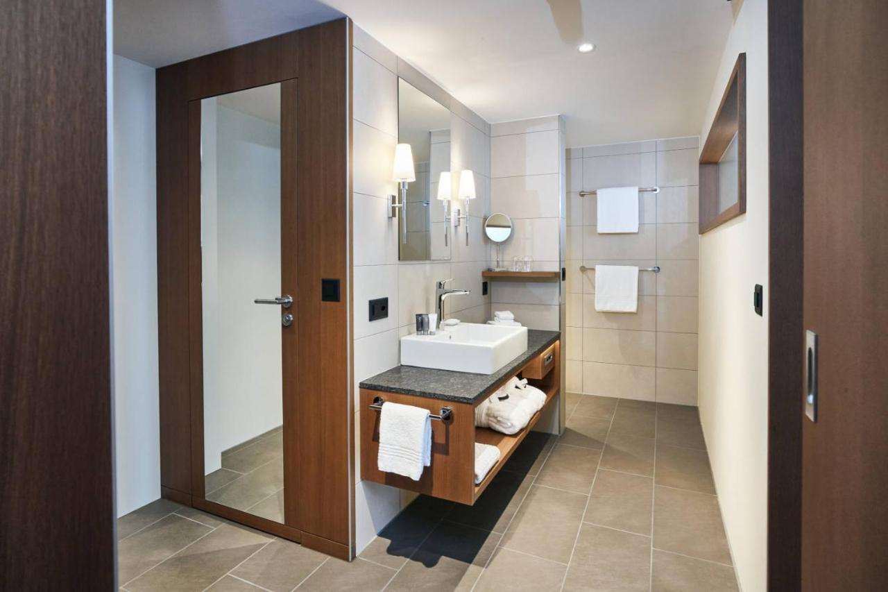 Lakefront Suite with Balcony