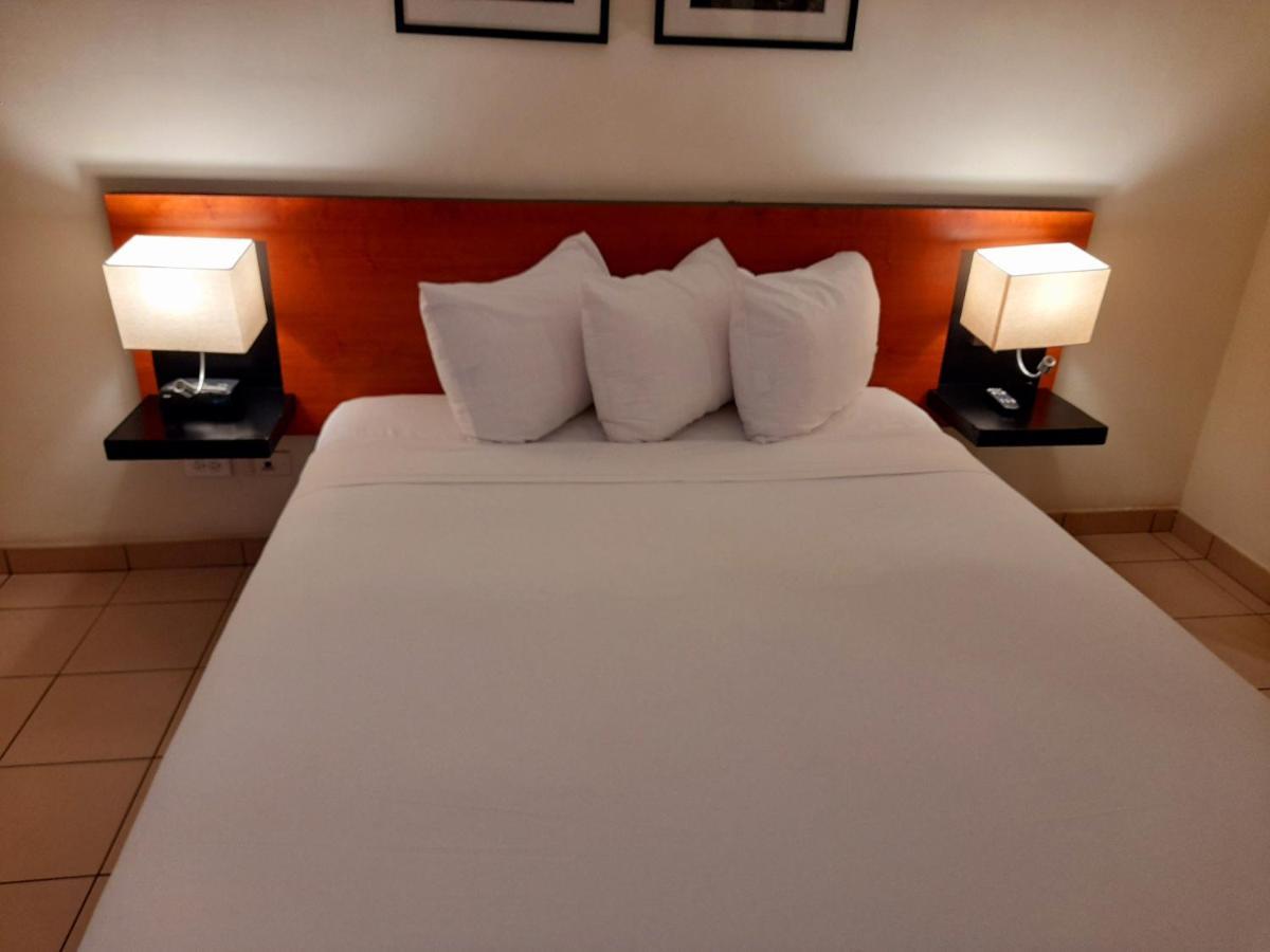 Queen Room - Accessible/Non-Smoking