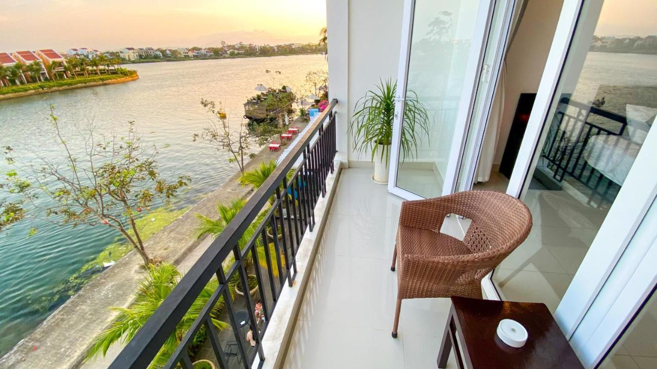 Triple Suite with Balcony and River View