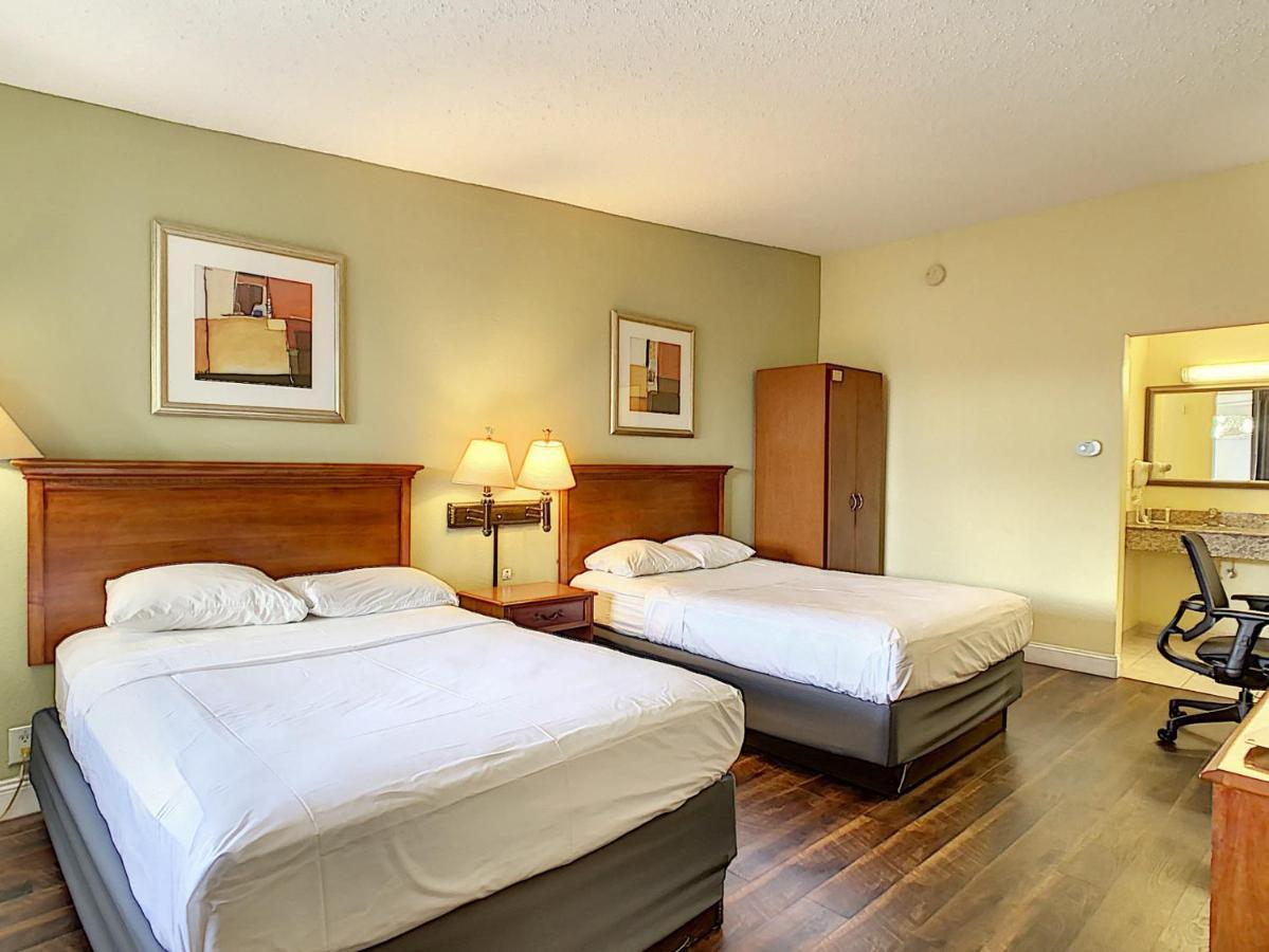 Double Room with Two Double Beds - Non-Smoking