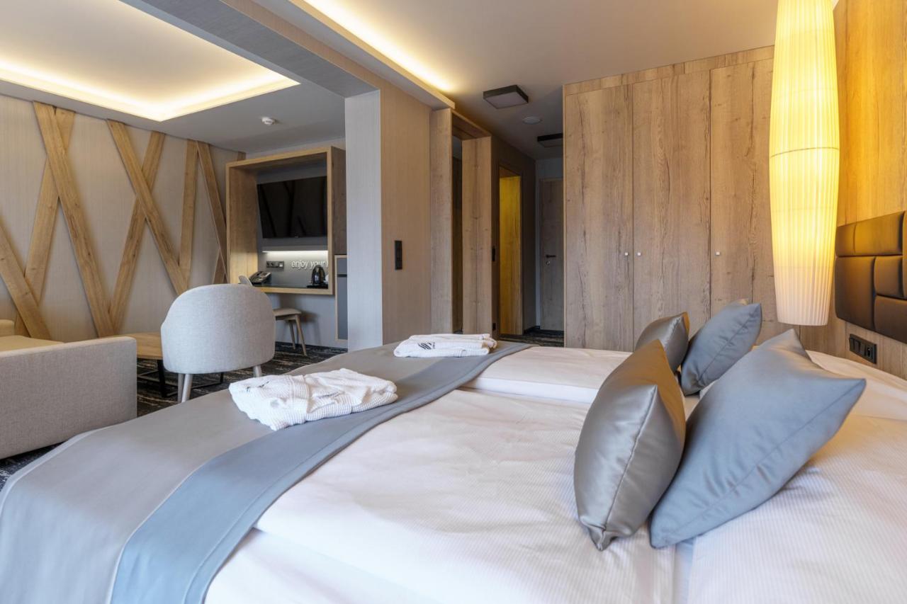 Double Lux Room  (2 Adults + 2 Children)
